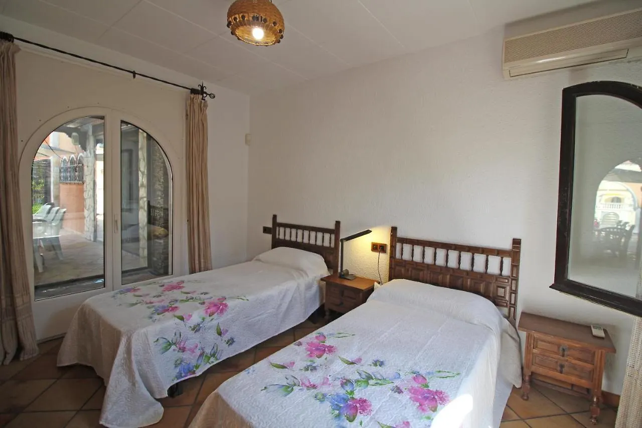 Apart-Rent Villa Requesens 0003 Empuriabrava