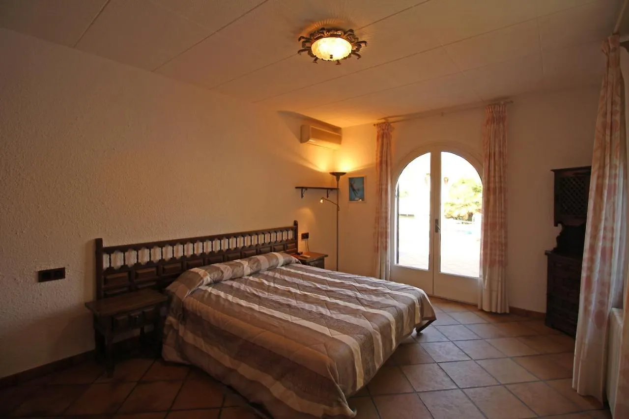 Apart-Rent Villa Requesens 0003 Empuriabrava