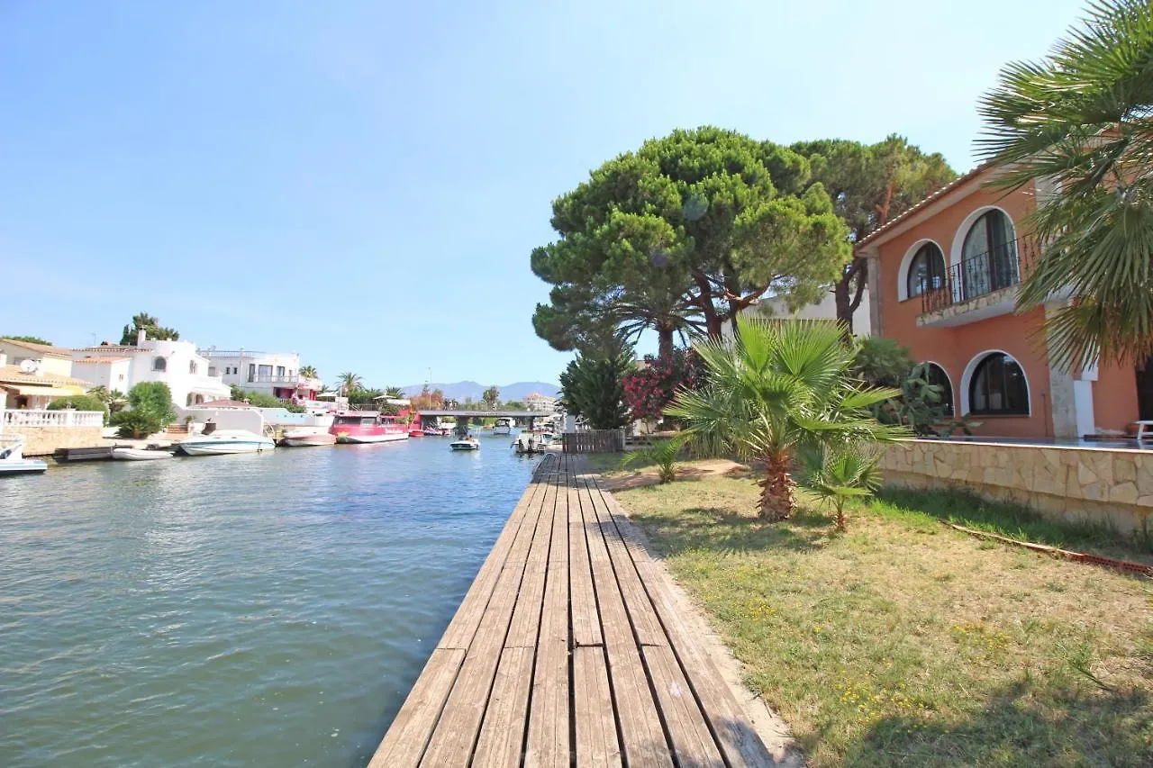 Apart-Rent Villa Requesens 0003 Empuriabrava