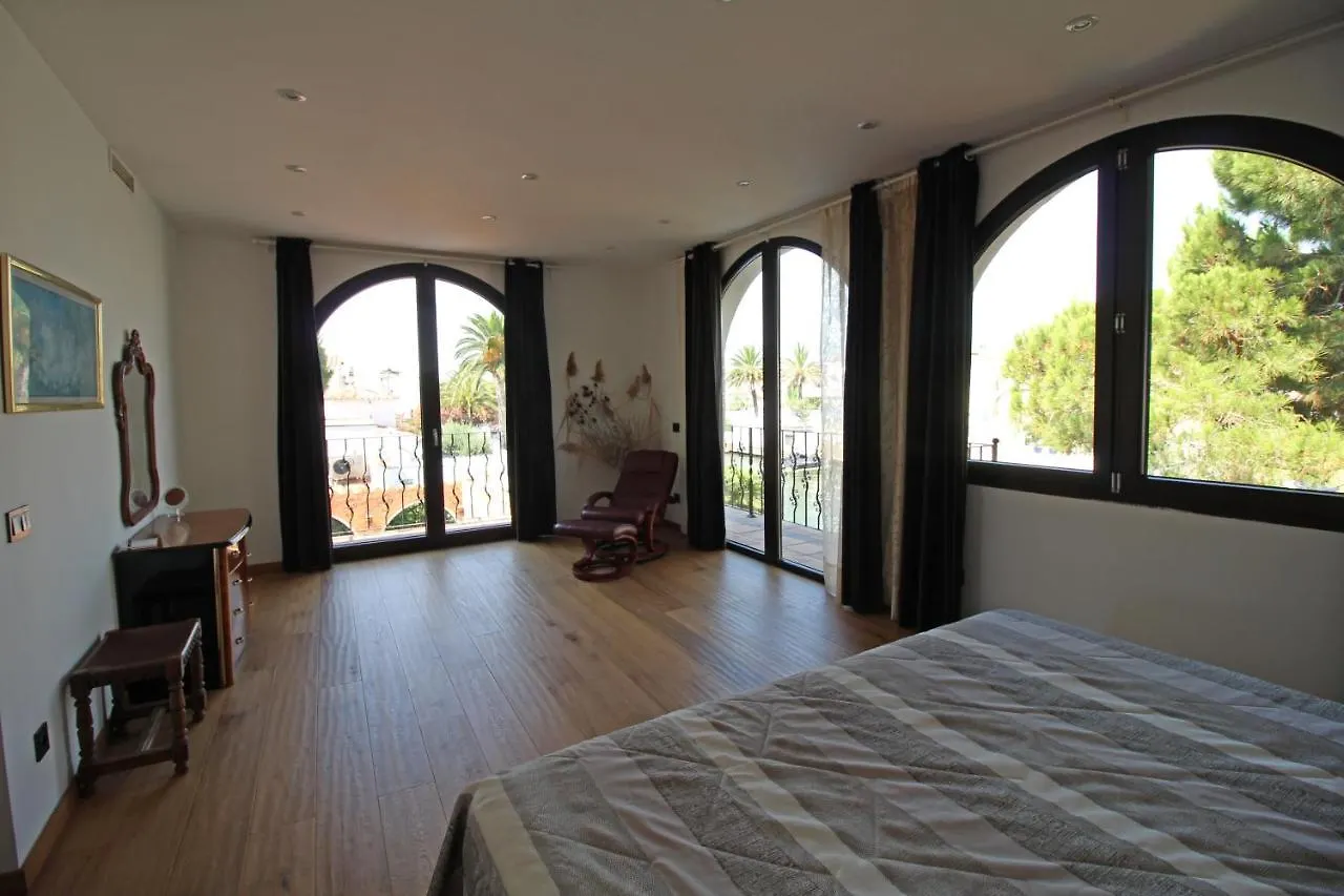 Apart-Rent Villa Requesens 0003 Empuriabrava