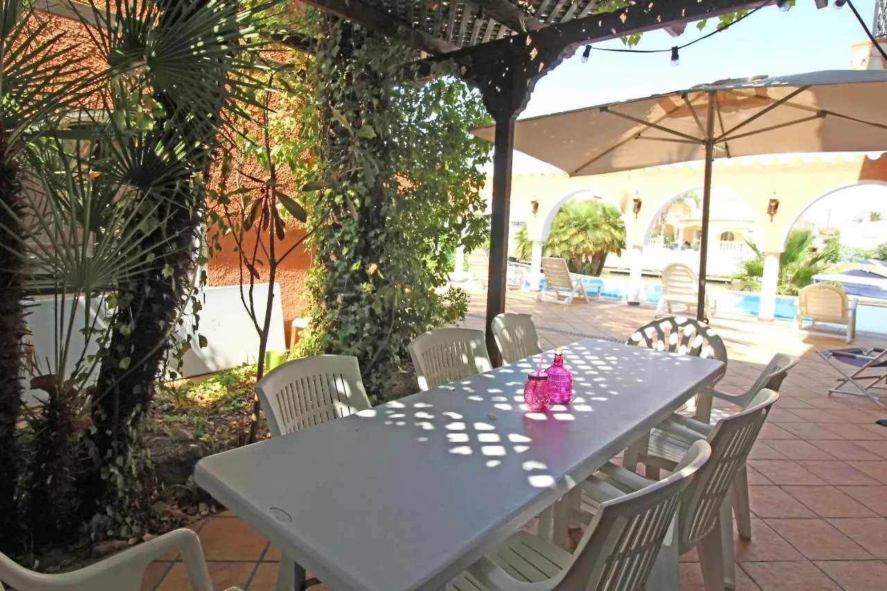 Apart-Rent Villa Requesens 0003 Empuriabrava Spain