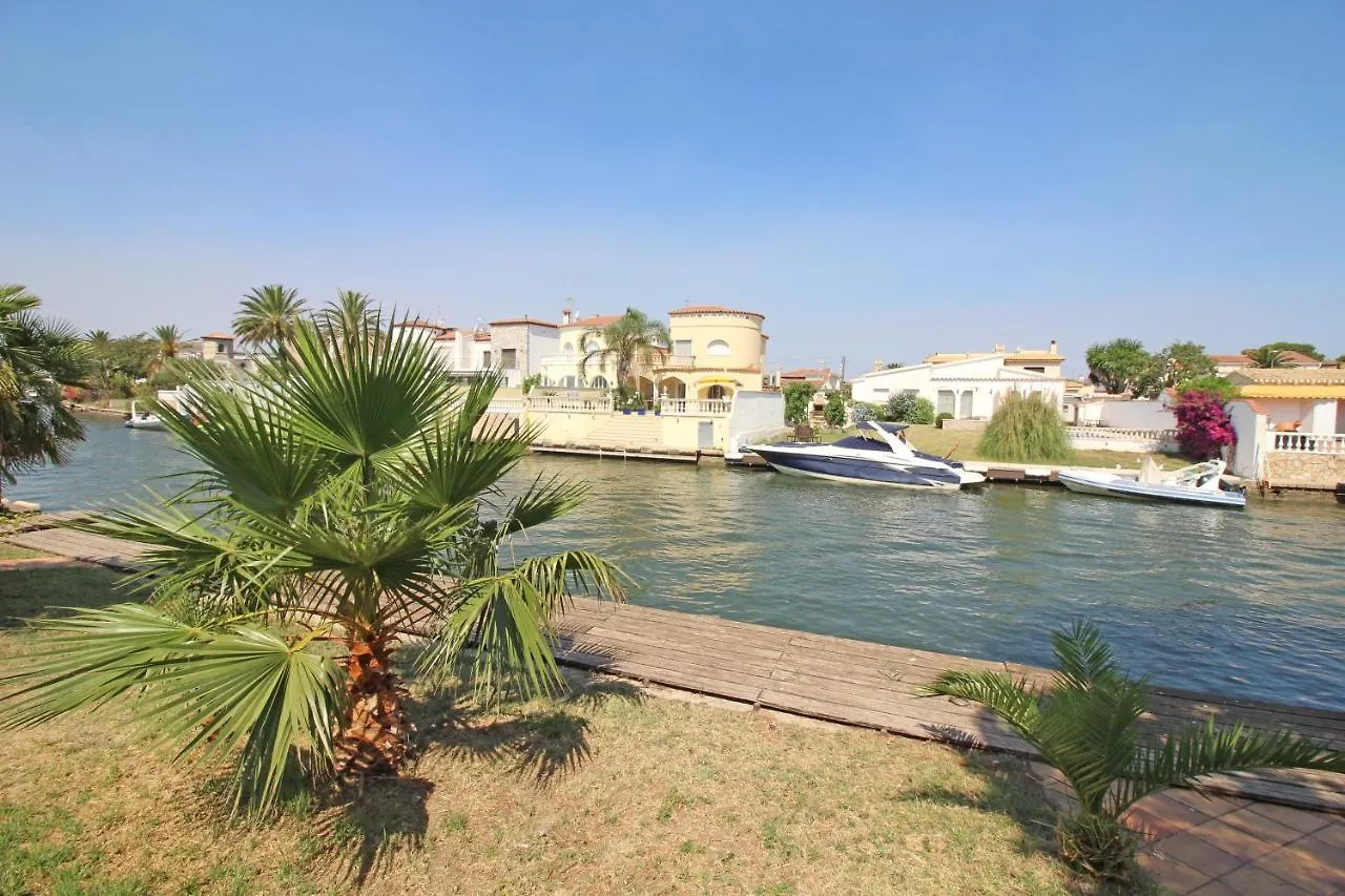Apart-Rent Villa Requesens 0003 Empuriabrava 0*,