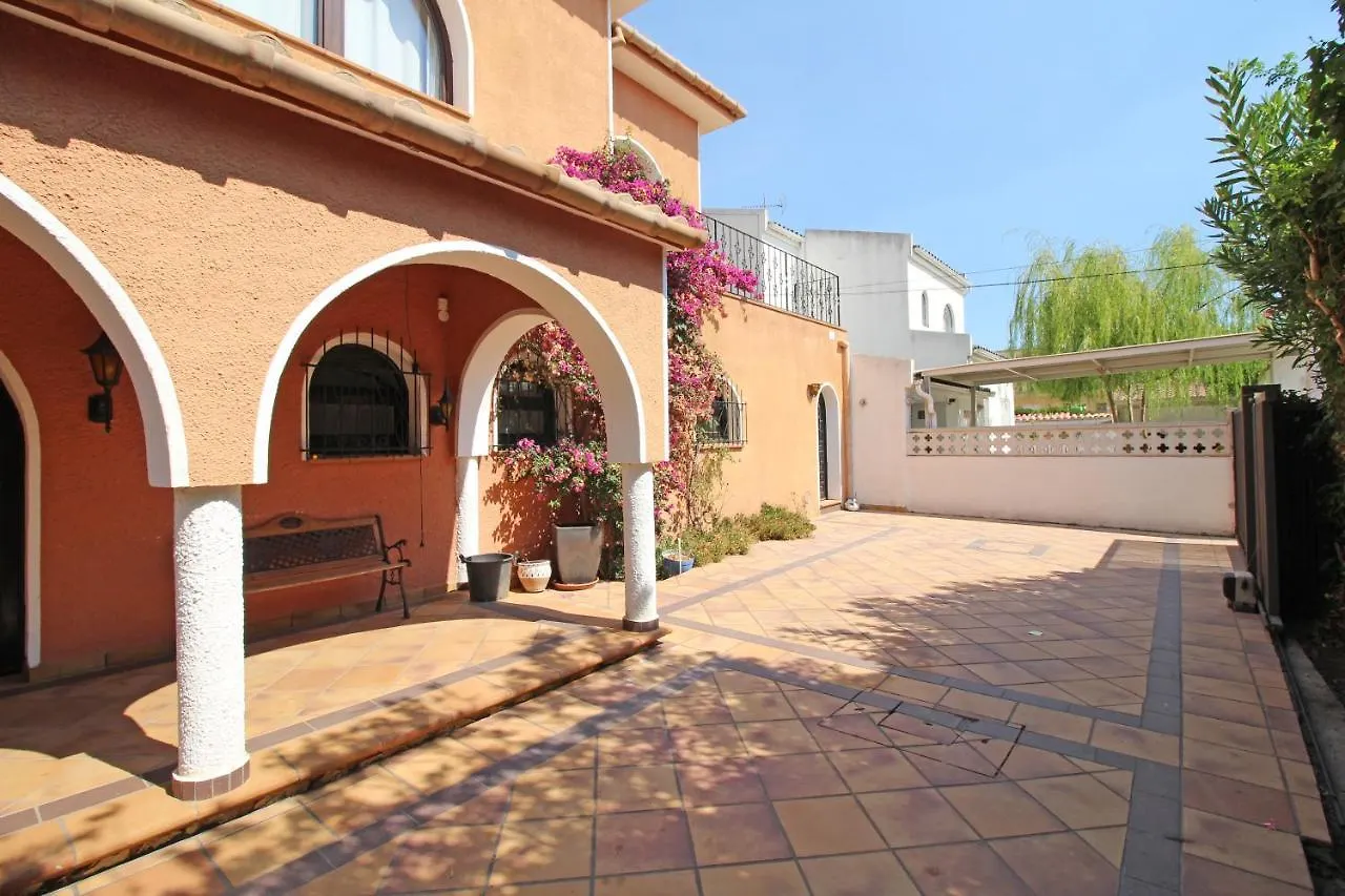 Apart-Rent Villa Requesens 0003 Empuriabrava